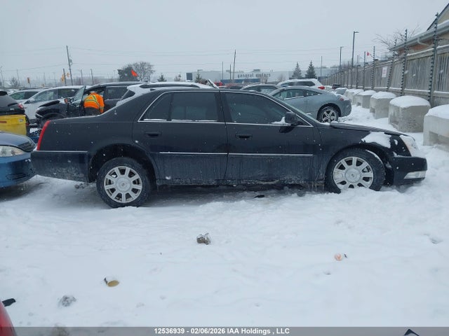 2010 Cadillac Dts მანქანა იყიდება აუქციონზე, vin: 1G6KA5EY1AU121229, აუქციონის ნომერი: 12536939
