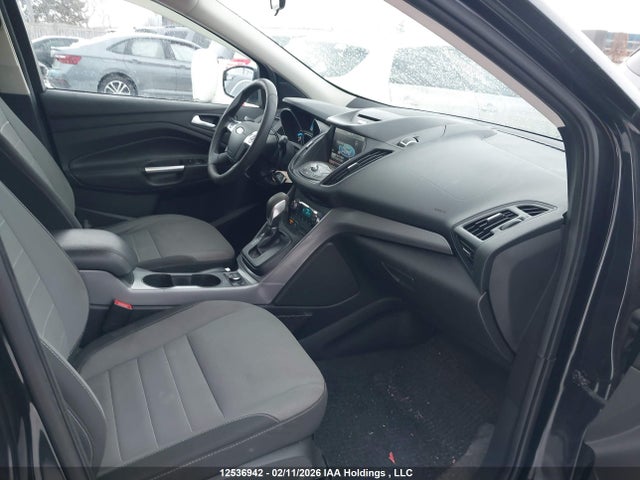 1FMCU9GX2FUB83827 Ford ESCAPE SE