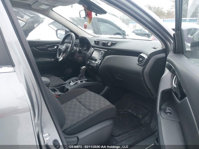JN1BJ1BW6MW448231 Nissan Qashqai S/sl/sv