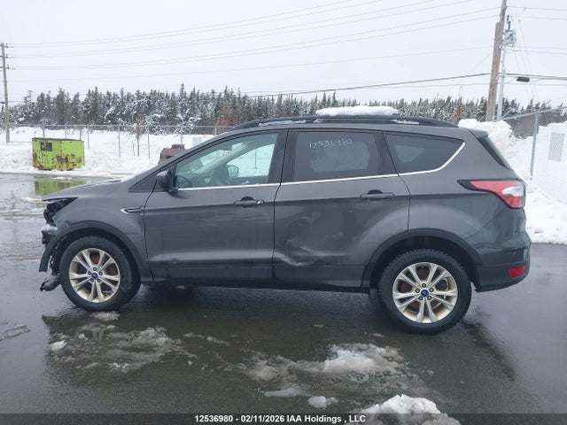 1FMCU9HDXJUB31892 Ford ESCAPE SEL