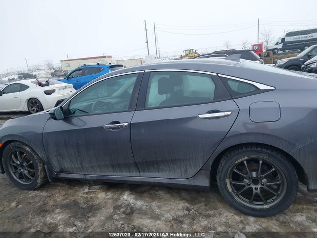 Honda Civic Touring 2019 2HGFC1F97KH106491 Image 14