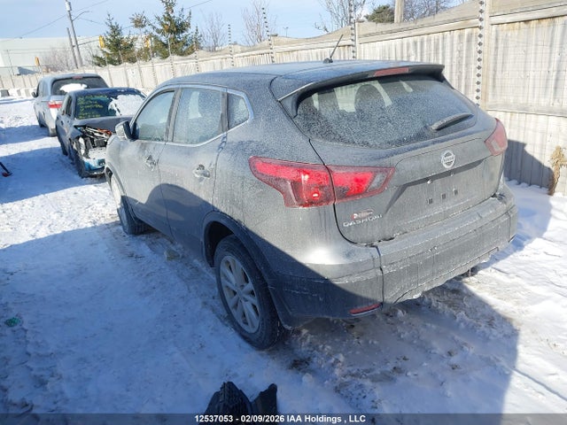 JN1BJ1CP2JW108688 Nissan Qashqai S 4dr2wd