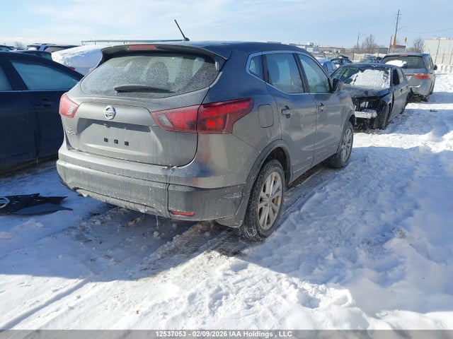 JN1BJ1CP2JW108688 Nissan Qashqai S 4dr2wd