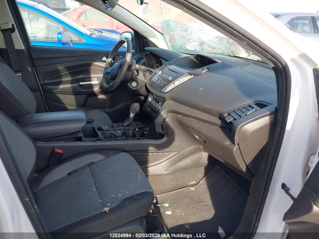 1FMCU9GD9HUC15729 Ford ESCAPE SE