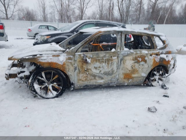 3VV4B7AX1NM031943 Volkswagen Tiguan