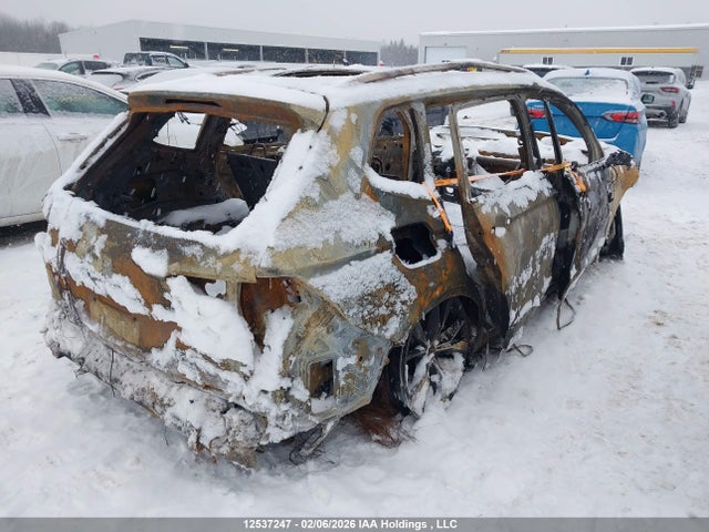 3VV4B7AX1NM031943 Volkswagen Tiguan