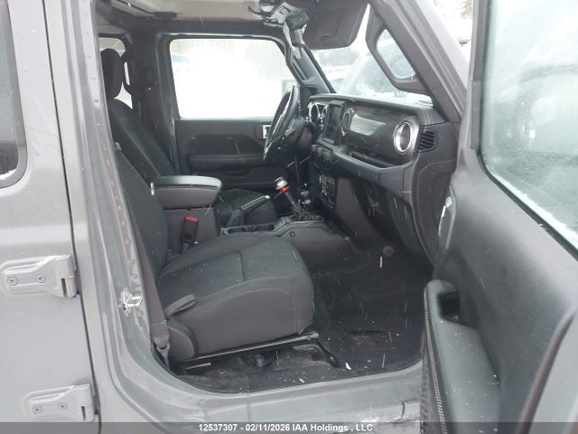 1C4HJXEG2KW608830 Jeep Wrangler Unlimited Sahara