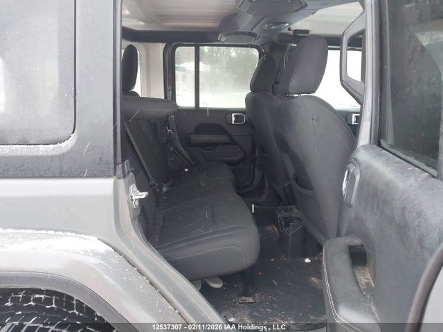 1C4HJXEG2KW608830 Jeep Wrangler Unlimited Sahara