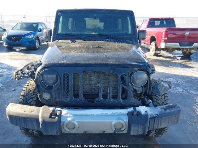 1C4BJWDG2FL637138 Jeep Wrangler Unlimited Sport