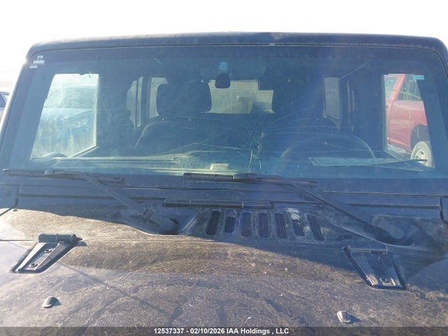 1C4BJWDG2FL637138 Jeep Wrangler Unlimited Sport
