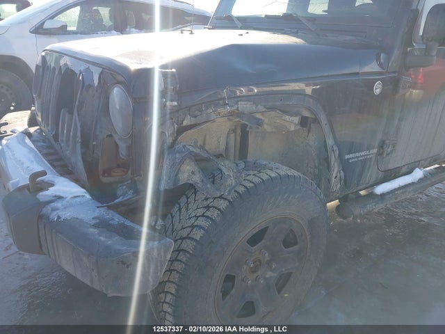 1C4BJWDG2FL637138 Jeep Wrangler Unlimited Sport