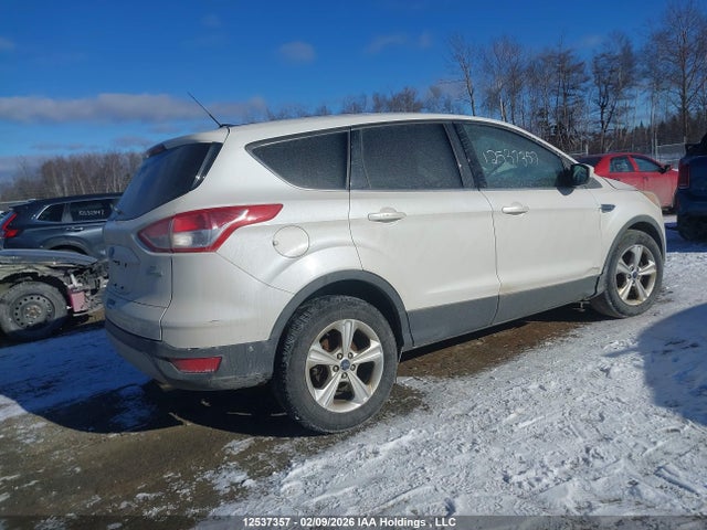 1FMCU0GX1FUA13079 Ford ESCAPE SE