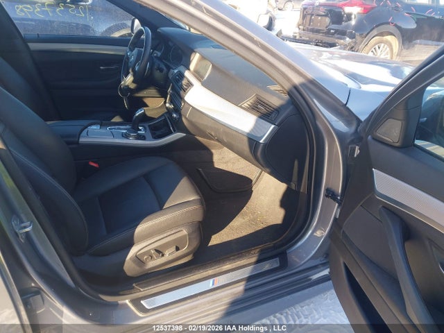 WBA5A7C5XGG151607 BMW 528i Xdrive