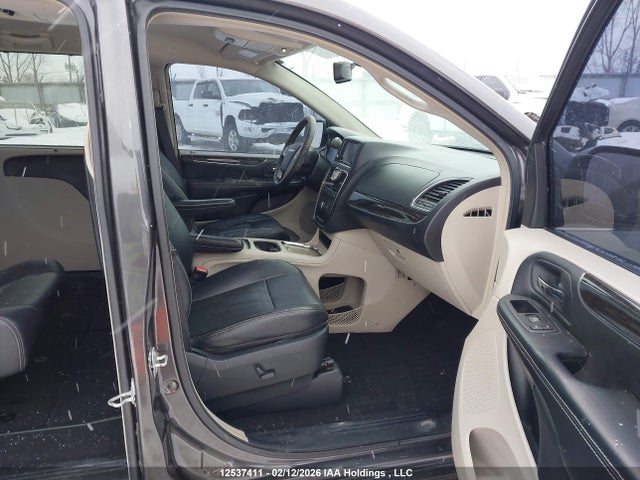 2C4RC1CG5GR279636 Chrysler Town &amp; Country