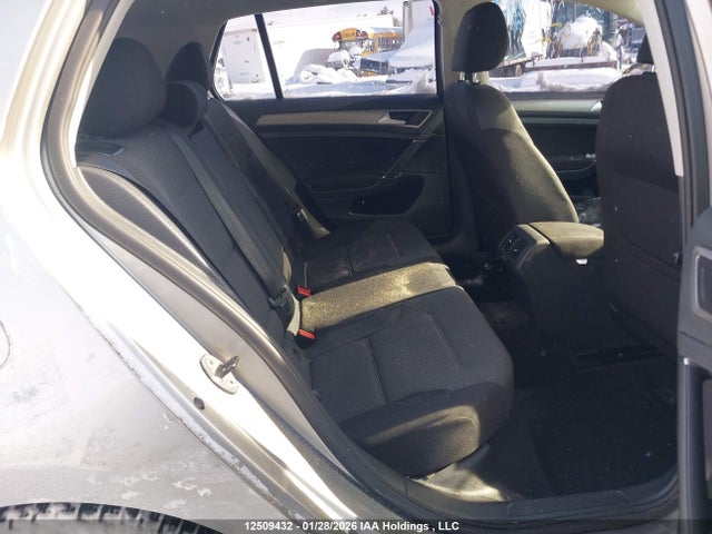 3VW217AUXFM091099 Volkswagen Golf 1.8 Tsi Comfortline/1.8 Tsi Highline/1.8 Tsi Trendline