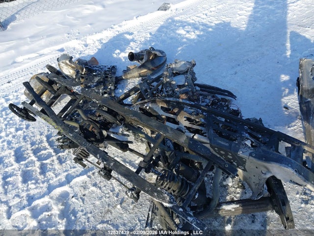 2BPSUMMN8MV000048 Skidoo Skidoo.