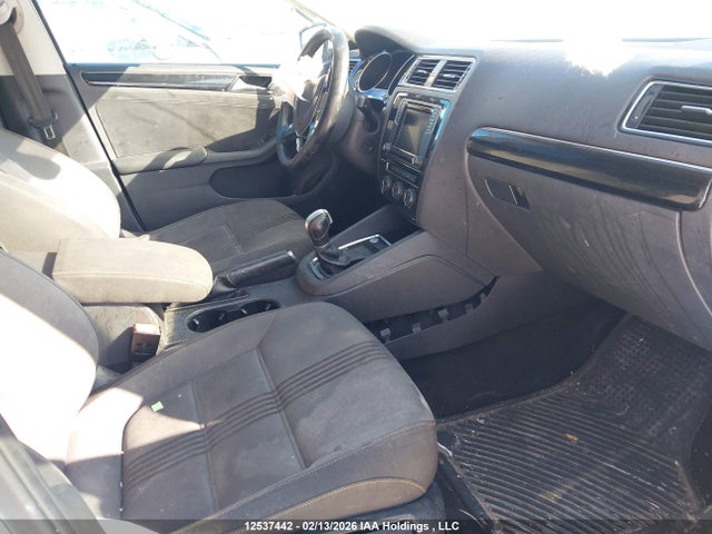 3VWDB7AJ1HM328772 Volkswagen Jetta Wolfsburg Edition