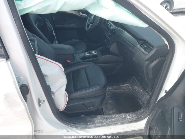 1FMCU9DZ4MUA11690 Ford Escape Titanium Hybrid