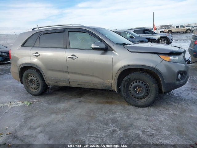 2013 Kia Sorento Lx მანქანა იყიდება აუქციონზე, vin: 5XYKTDA23DG352822, აუქციონის ნომერი: 12537488