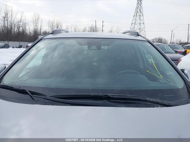 2T3ZFREV8JW504372 Toyota RAV4 LE