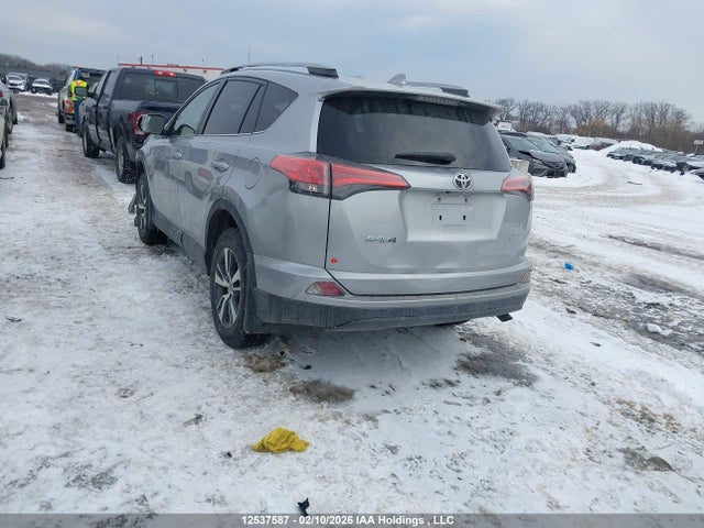 2T3ZFREV8JW504372 Toyota RAV4 LE