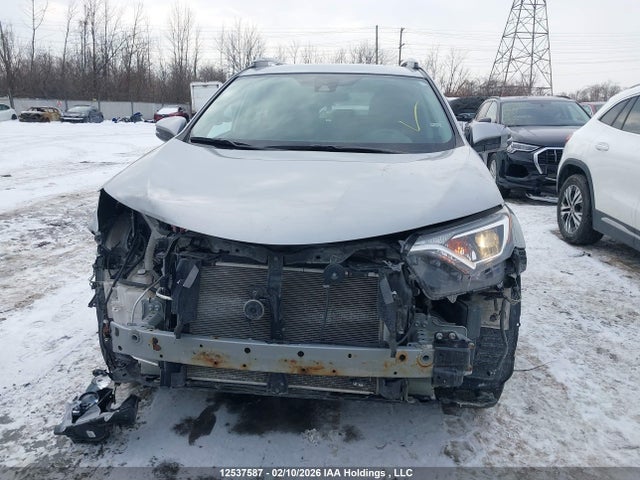 2T3ZFREV8JW504372 Toyota RAV4 LE