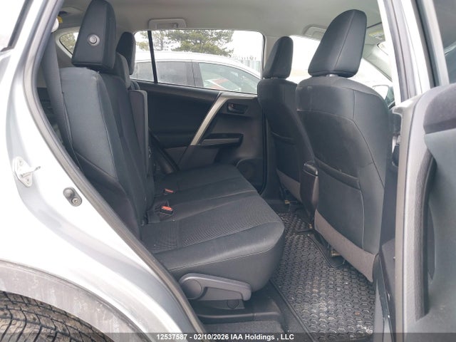 2T3ZFREV8JW504372 Toyota RAV4 LE