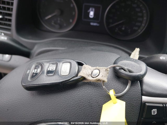 KMHD84LFXHU140834 Hyundai ELANTRA GL