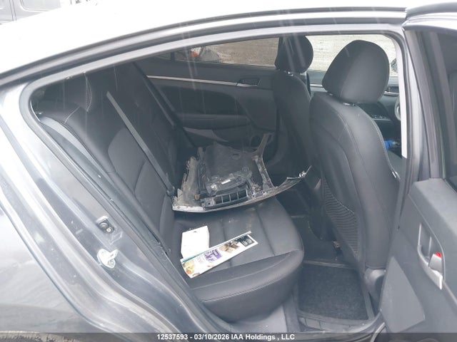 KMHD84LFXHU140834 Hyundai ELANTRA GL