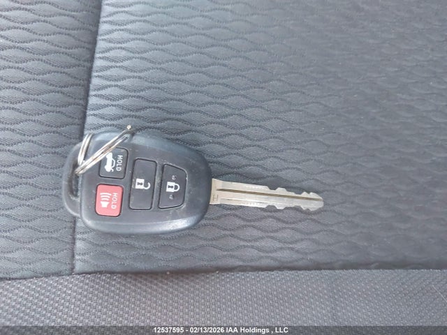 2T1BURHE6HC906219 Toyota COROLLA LE