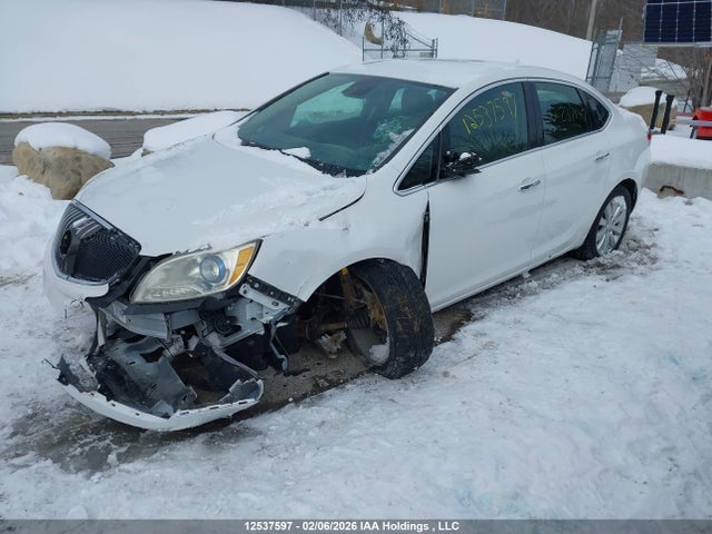Buick Verano 2014 1G4PN5SK5E4237140 Image 2