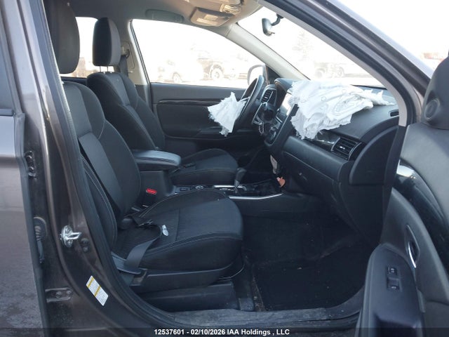 JA4JZ3AXXKZ602016 Mitsubishi Outlander Se/sel/le