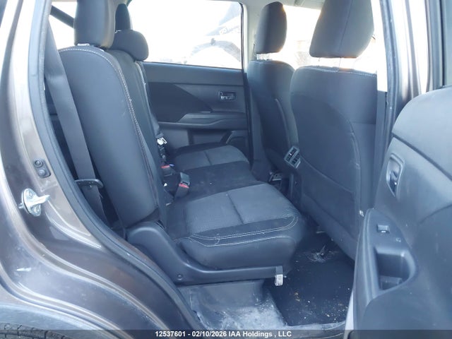 JA4JZ3AXXKZ602016 Mitsubishi Outlander Se/sel/le