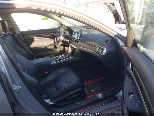 1HGCV1F99JA800660 Honda Accord Touring
