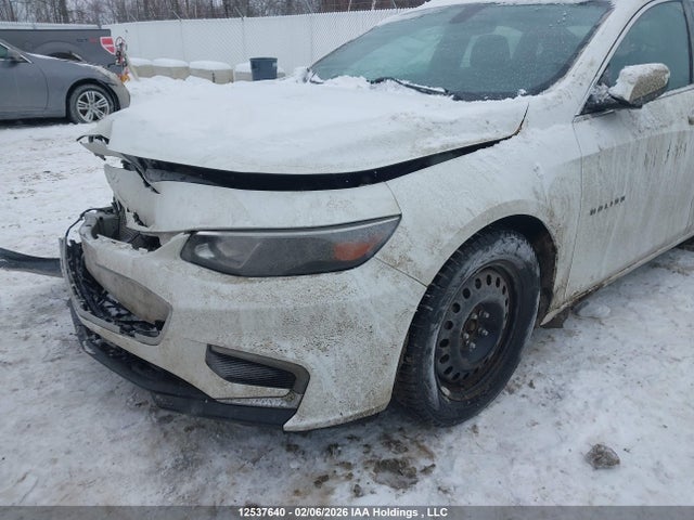 1G1ZD5STXJF100954 Chevrolet MALIBU LT