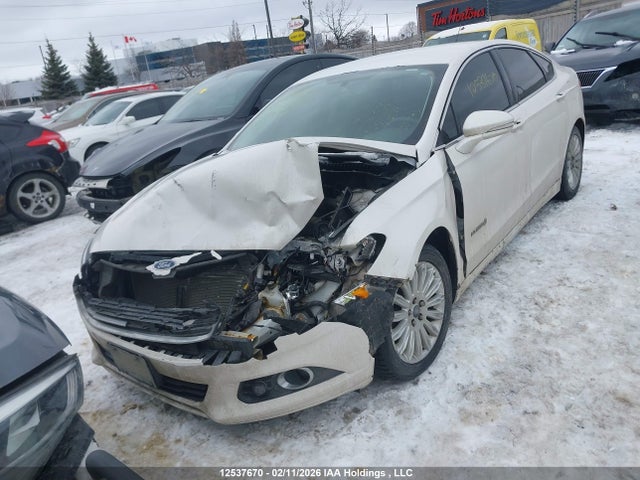 12537670 :رقم المزاد ، 3FA6P0LU6FR172830 vin ، 2015 Ford Fusion Hybrid Se مزاد بيع