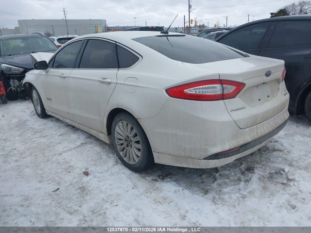 12537670 :رقم المزاد ، 3FA6P0LU6FR172830 vin ، 2015 Ford Fusion Hybrid Se مزاد بيع