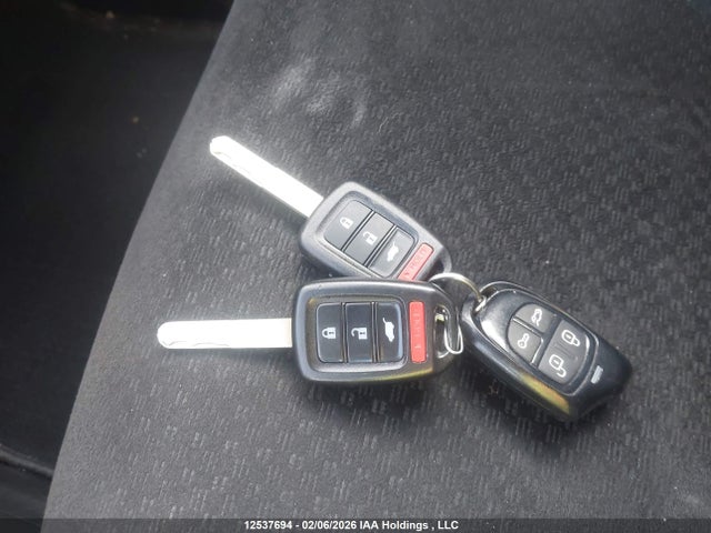 2HKRM4H33GH136654 Honda CR-V LX