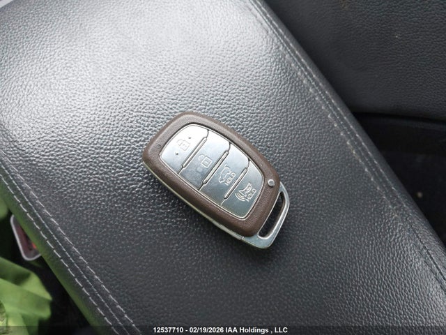 KM8J3CA4XGU232330 Hyundai Tucson Luxury