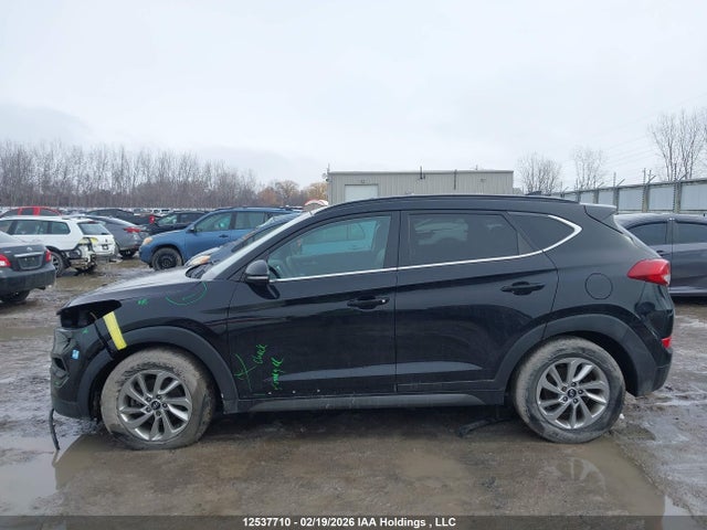 KM8J3CA4XGU232330 Hyundai Tucson Luxury