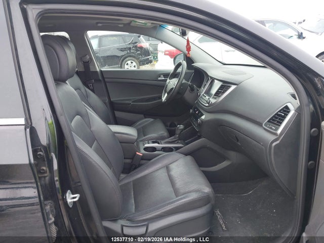 KM8J3CA4XGU232330 Hyundai Tucson Luxury