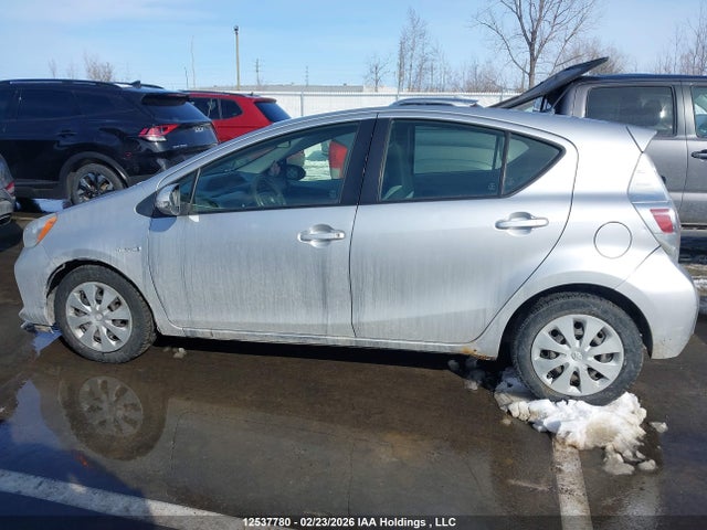 Продажа на аукционе авто 2013 Toyota Prius C Technology, vin: JTDKDTB31D1533934, номер лота: 12537780
