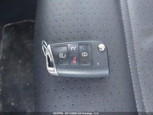3VW217AU1JM762555 Volkswagen Golf Sportwagen S