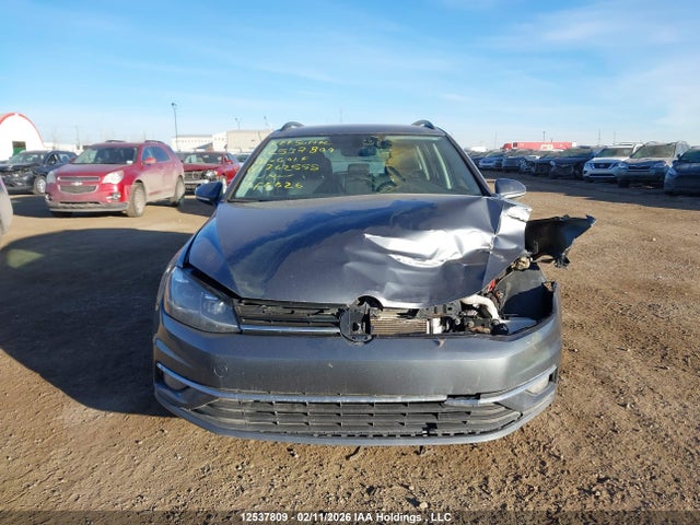 3VW217AU1JM762555 Volkswagen Golf Sportwagen S