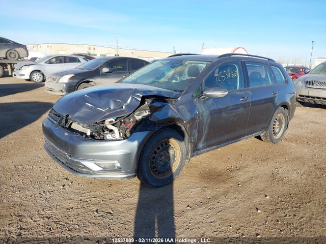 3VW217AU1JM762555 Volkswagen Golf Sportwagen S