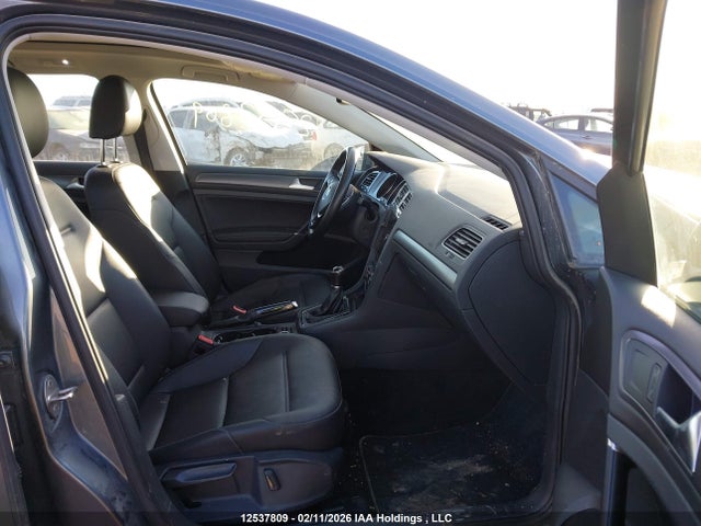 3VW217AU1JM762555 Volkswagen Golf Sportwagen S