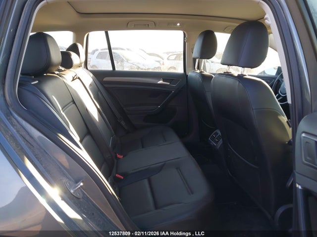 3VW217AU1JM762555 Volkswagen Golf Sportwagen S