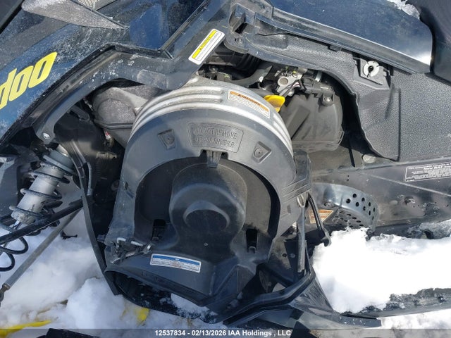 2BPSMBJA6JV000275 Skidoo Skidoo.
