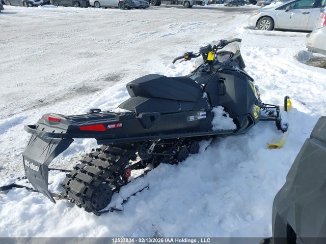 2BPSMBJA6JV000275 Skidoo Skidoo.
