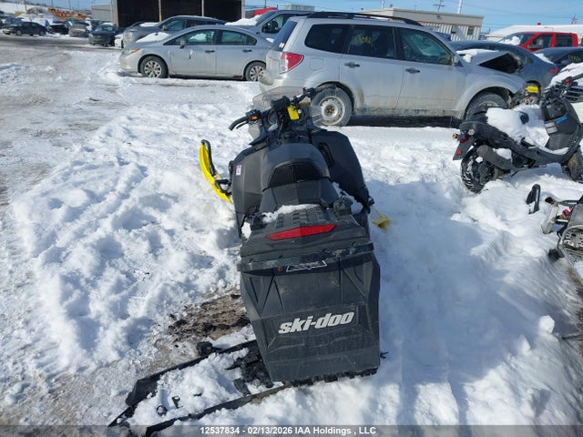2BPSMBJA6JV000275 Skidoo Skidoo.